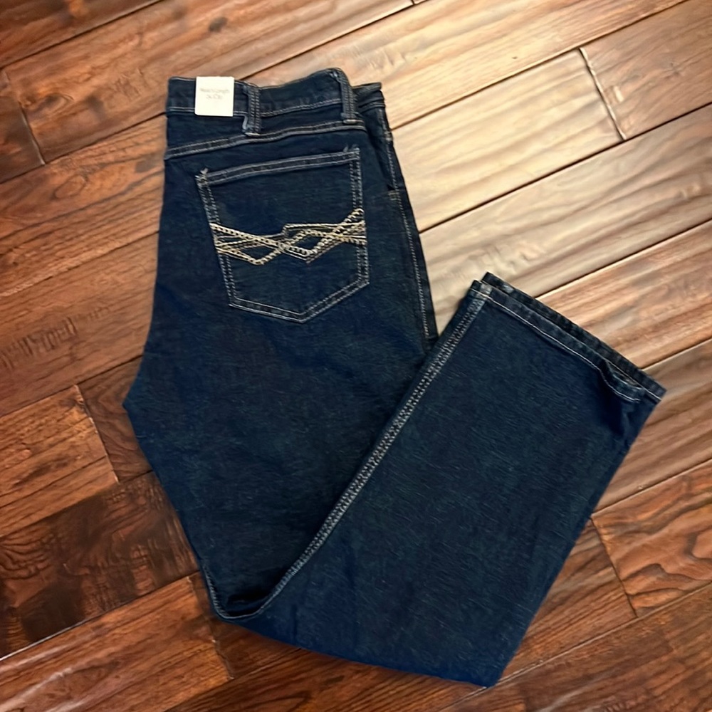 Wrangler 34 X 30 Slim Straight Men’s Jeans. NWT.